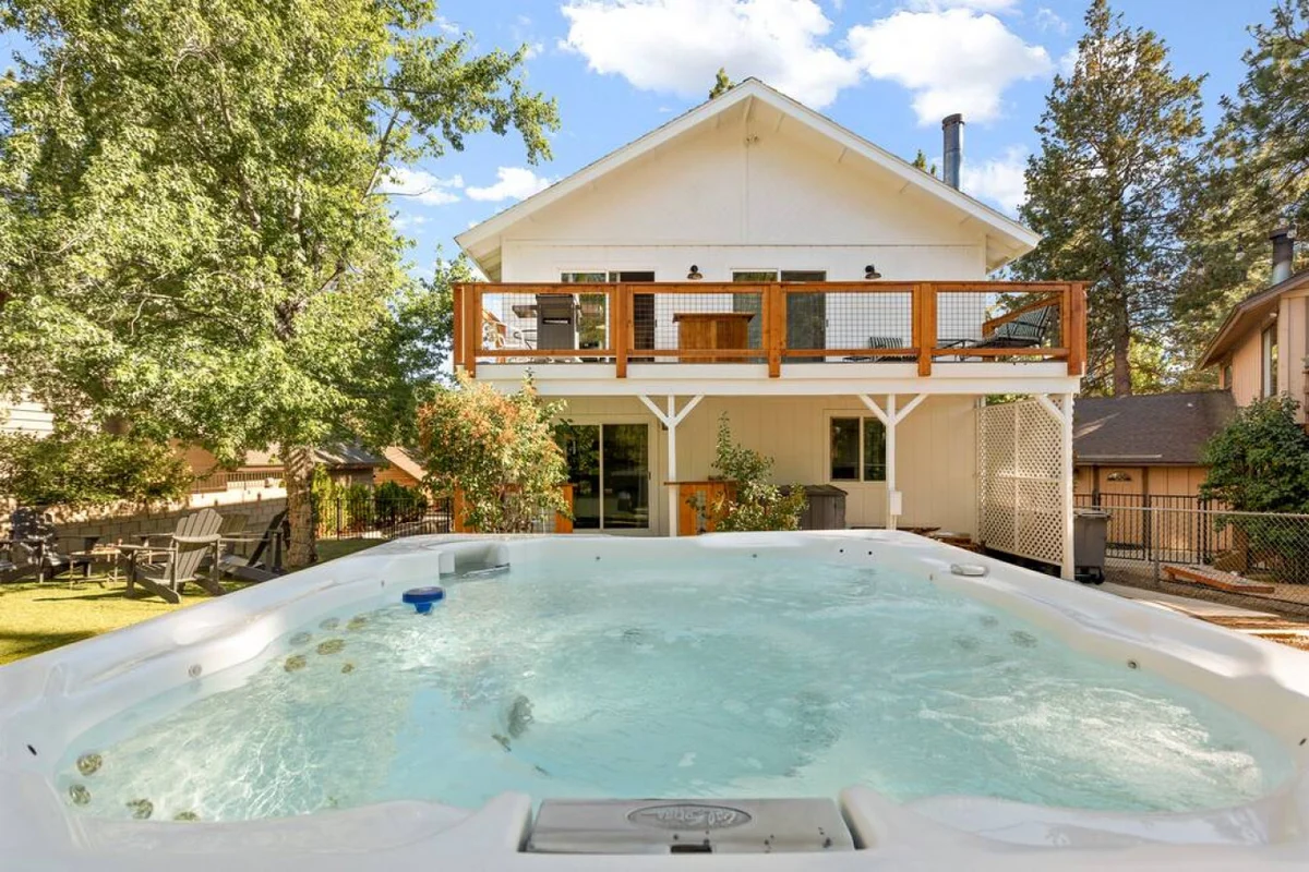 Mont Moderne, 5 Minutes to Ski Resorts & Hot Tub #69