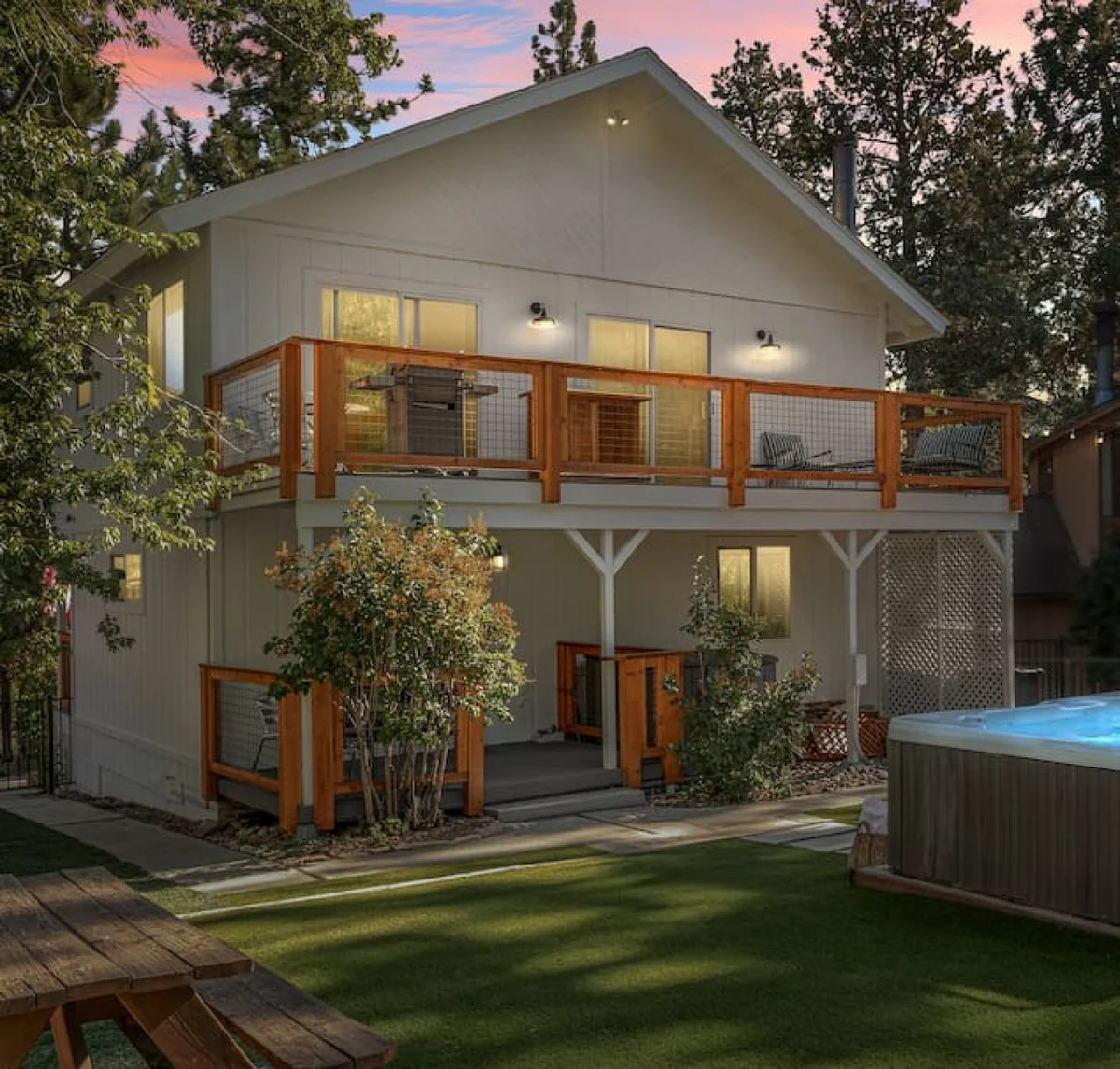 Mont Moderne, 5 Minutes to Ski Resorts & Hot Tub #66