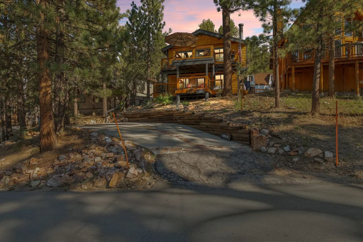 Monterey Log Lair with Pool Table - Slope Views #35