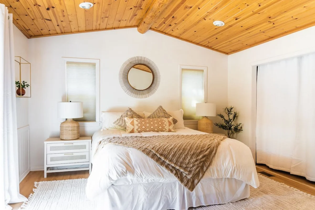 NAMU CABIN • Modern Chic Design • Spa & Gameroom #17