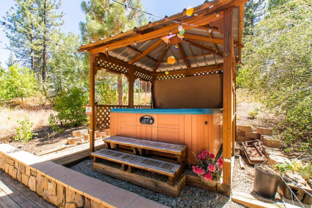 NAMU CABIN • Modern Chic Design • Spa & Gameroom #51