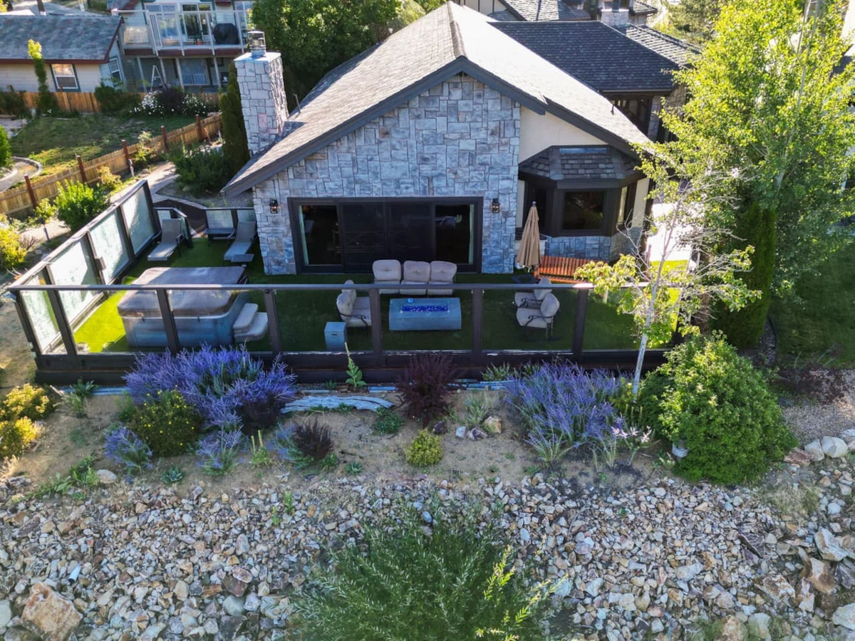 Roaring Lion Luxury Lodge| Lake Views & Hot tub #72