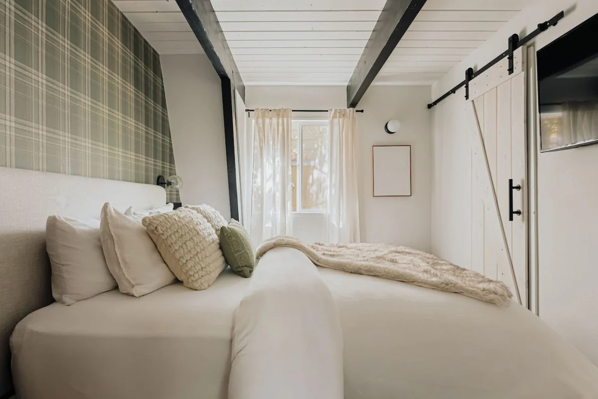 Rockspray Designer Retreat| Deck, Arcade Games, AC #78