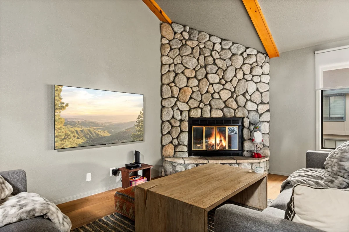 Romero House + Moonridge 2BR Ski Oasis + Prime Location #49