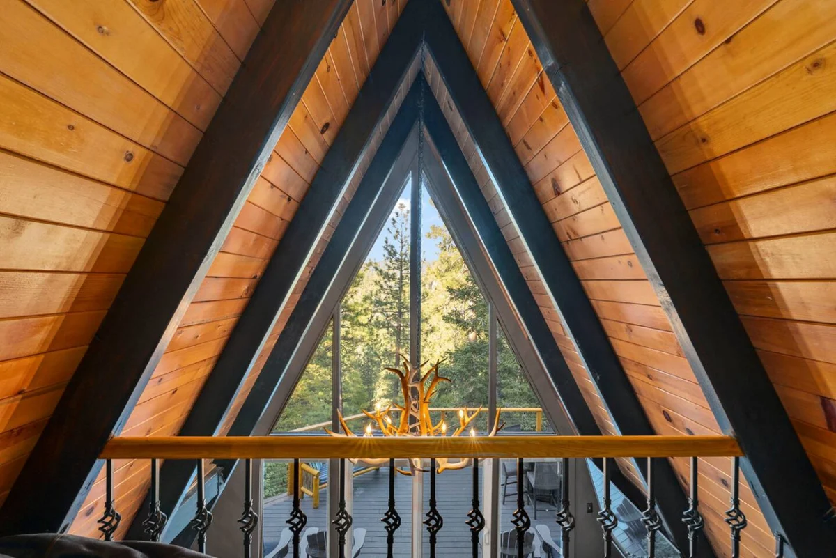 A Frame Slope Chalet |Mountain Views and Hot Tub #76