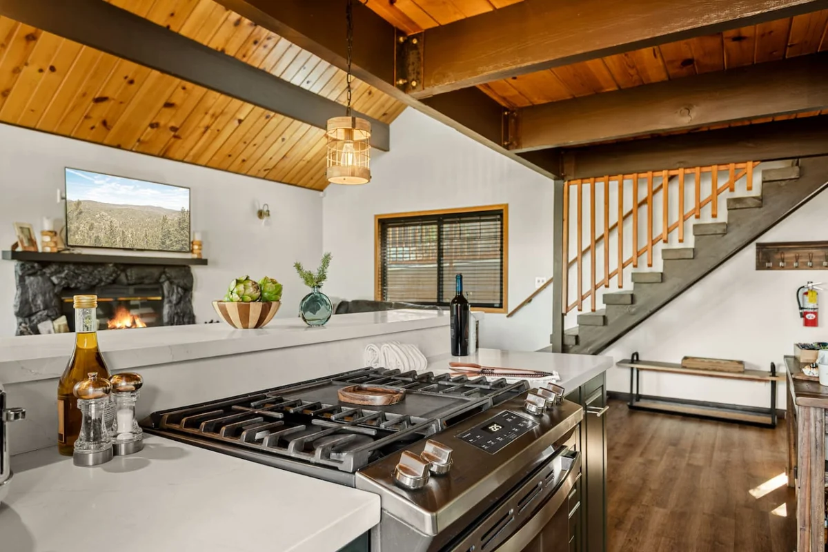 Soul Peak Mountain Cabin w/ Deck & Hot Tub #31
