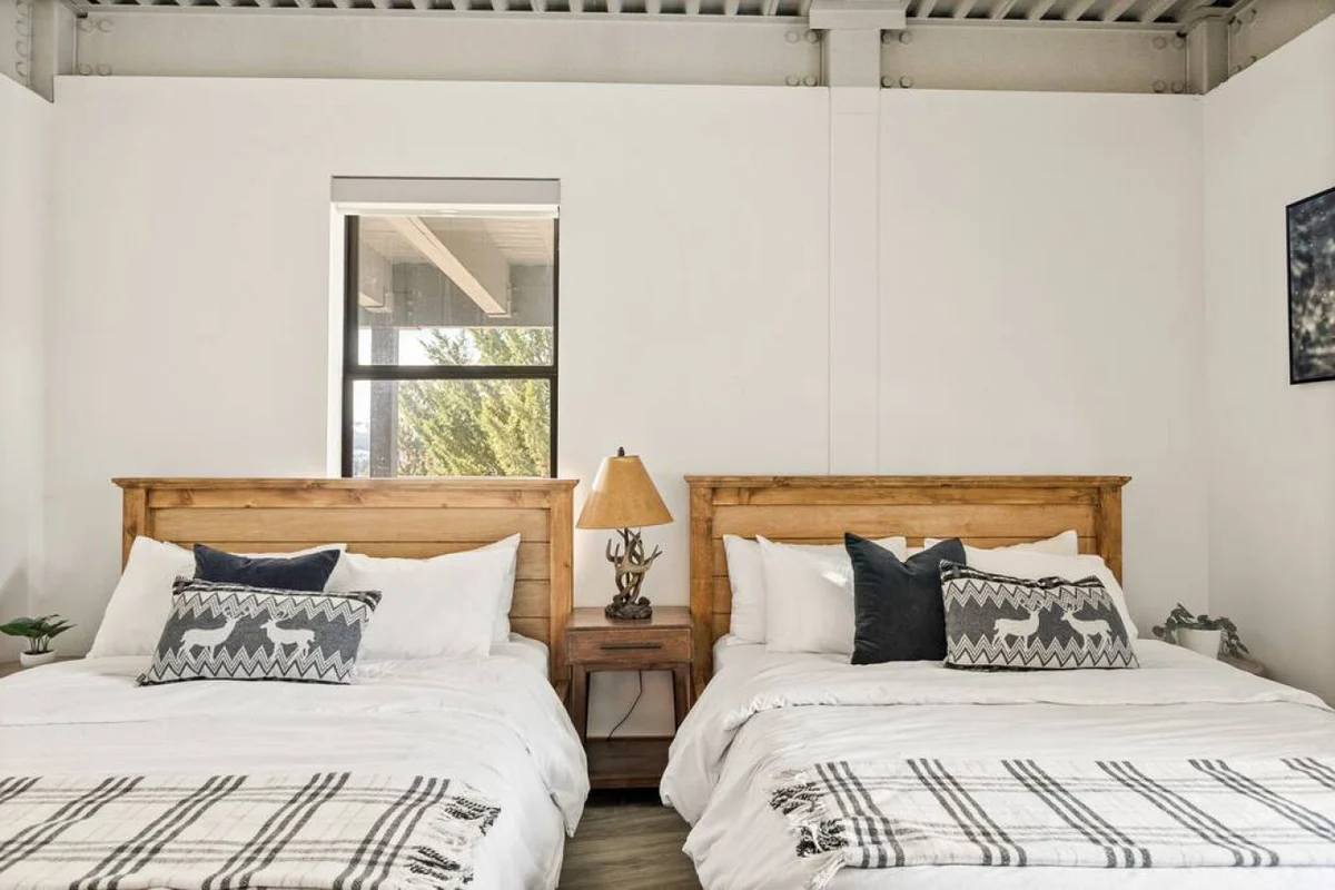 Steel Pine Lodge: As Seen On TV * Immaculate Views #12