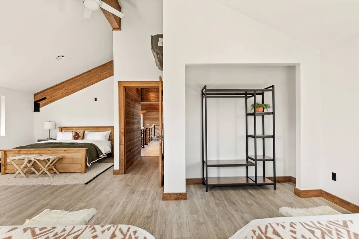 Steel Pine Lodge: As Seen On TV * Immaculate Views #62