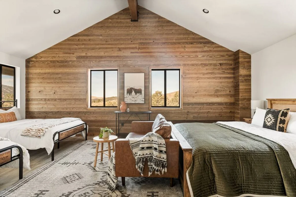 Steel Pine Lodge: As Seen On TV * Immaculate Views #24