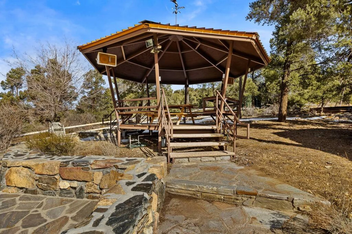 Steel Pine Lodge: As Seen On TV * Immaculate Views #2