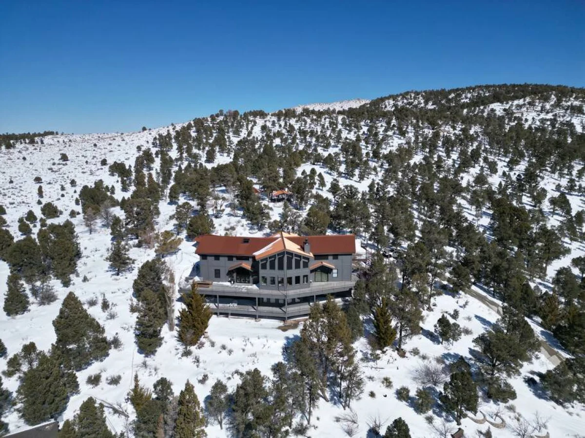 Steel Pine Lodge: As Seen On TV * Immaculate Views #48