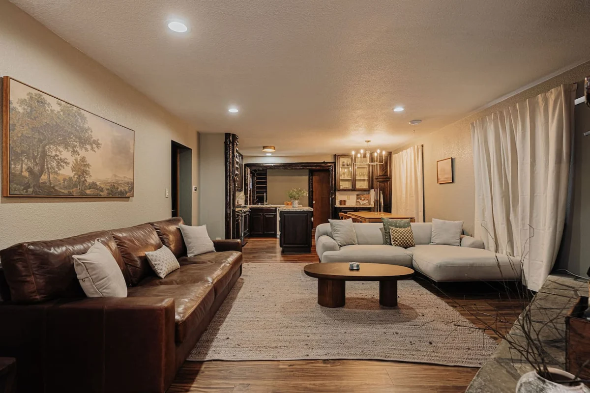 Stylish Sylvan Glen Chalet w  Hot Tub, Pool Table #91
