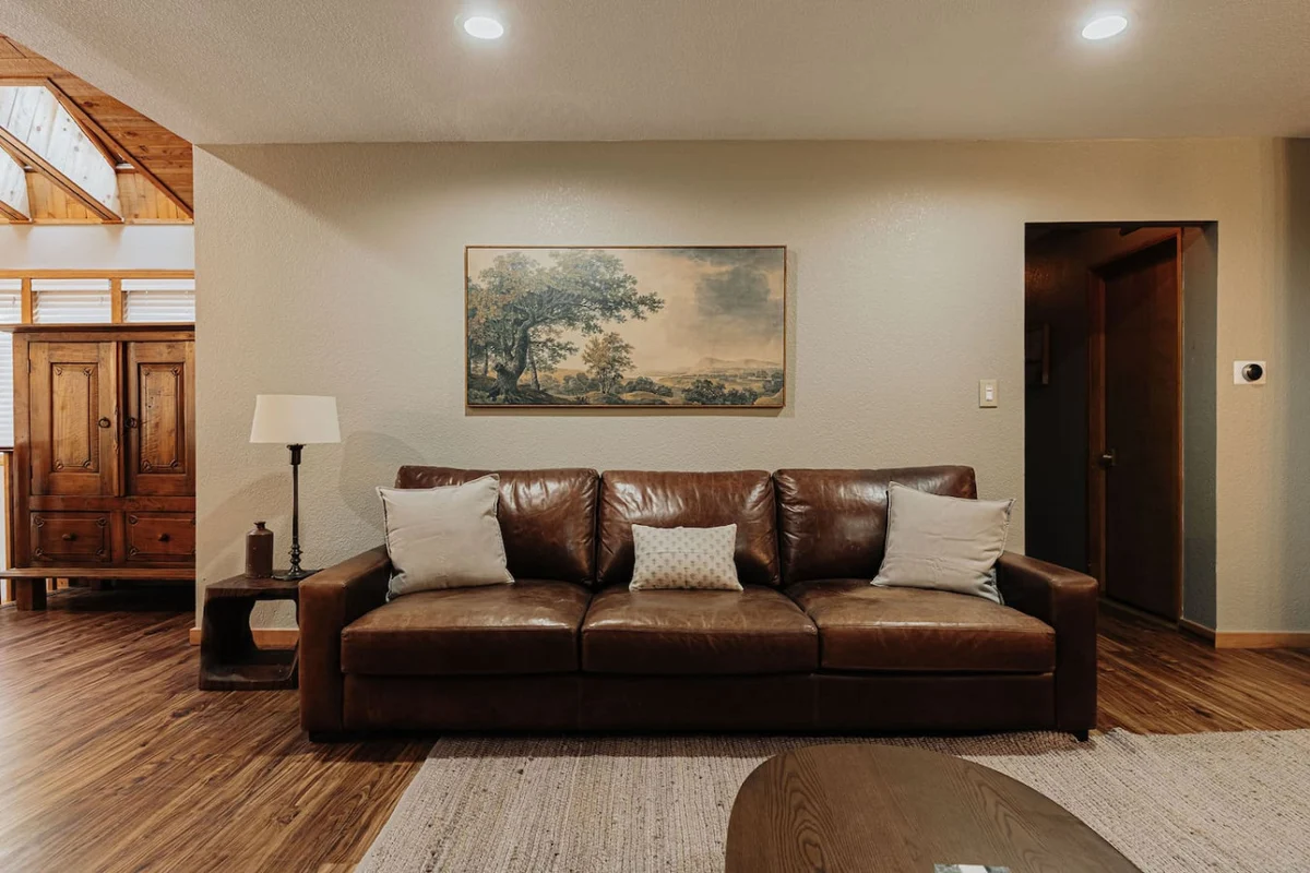 Stylish Sylvan Glen Chalet w  Hot Tub, Pool Table #72