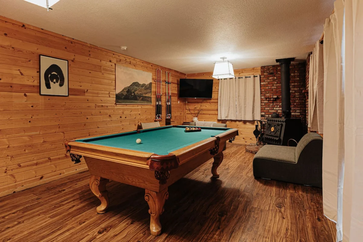 Stylish Sylvan Glen Chalet w  Hot Tub, Pool Table #92