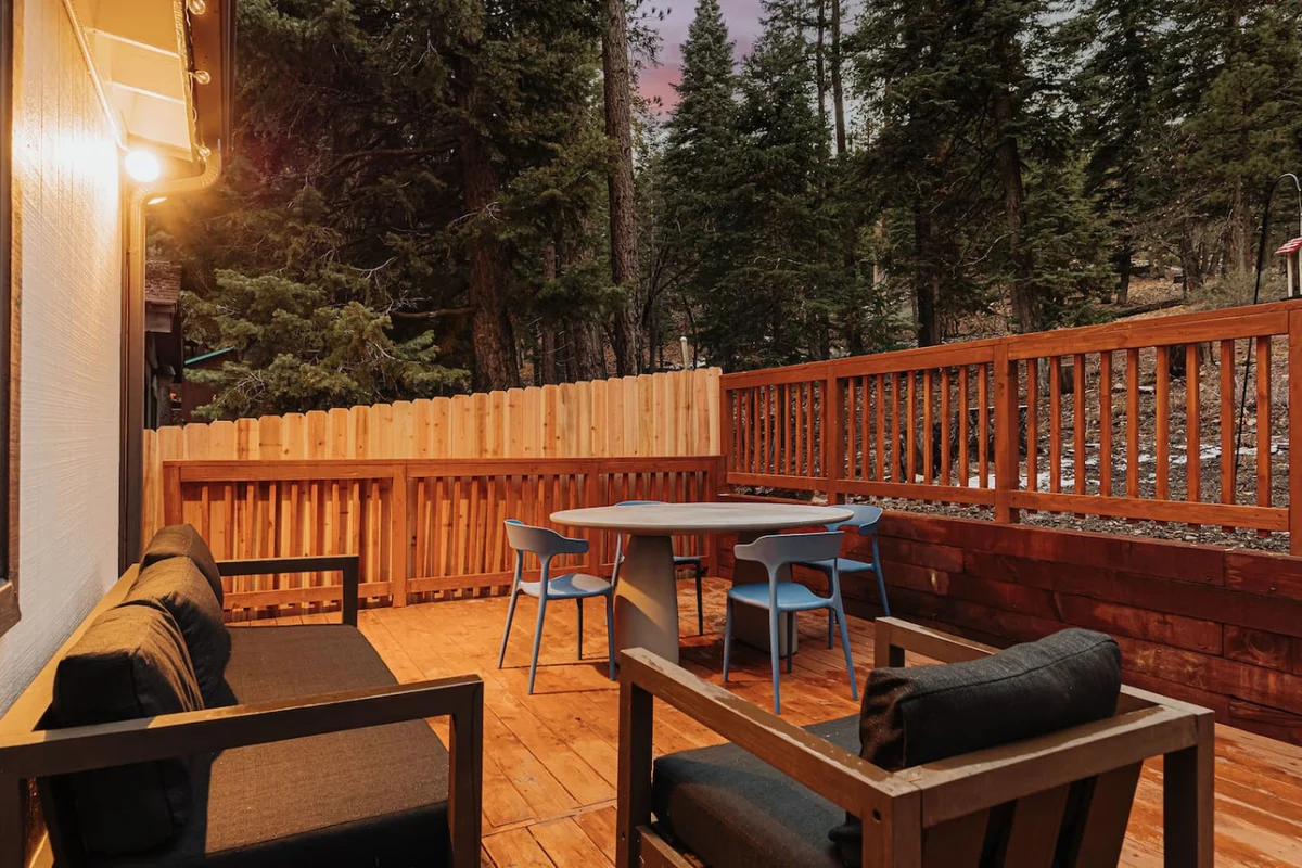 Stylish Sylvan Glen Chalet w  Hot Tub, Pool Table #124