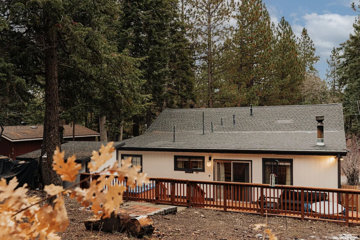 Stylish Sylvan Glen Chalet w  Hot Tub, Pool Table #84