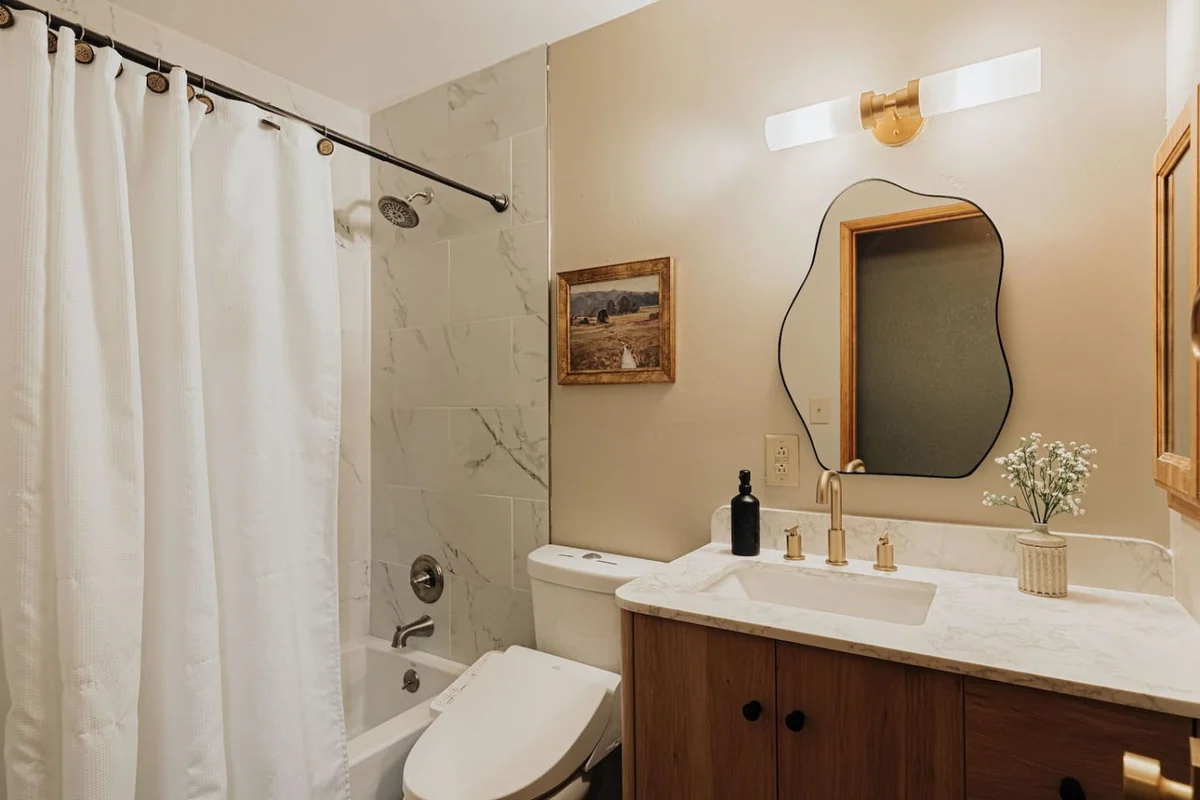Stylish Sylvan Glen Chalet w  Hot Tub, Pool Table #113