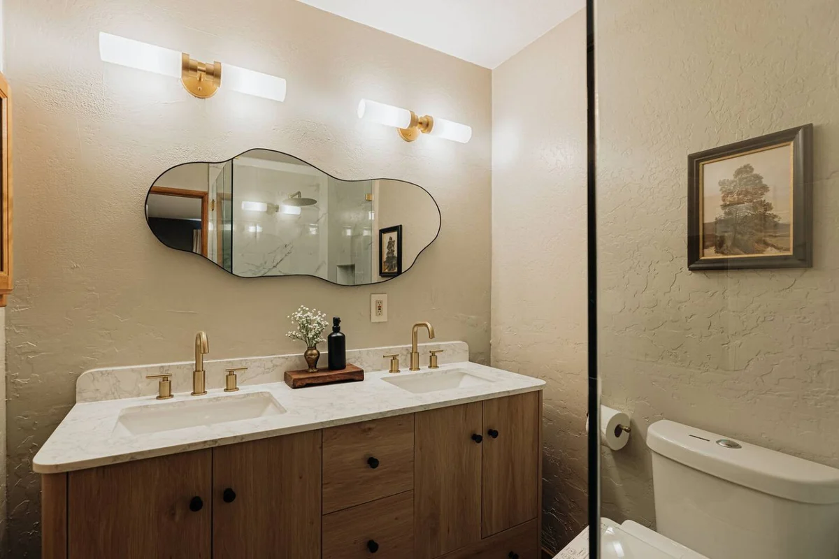 Stylish Sylvan Glen Chalet w  Hot Tub, Pool Table #101