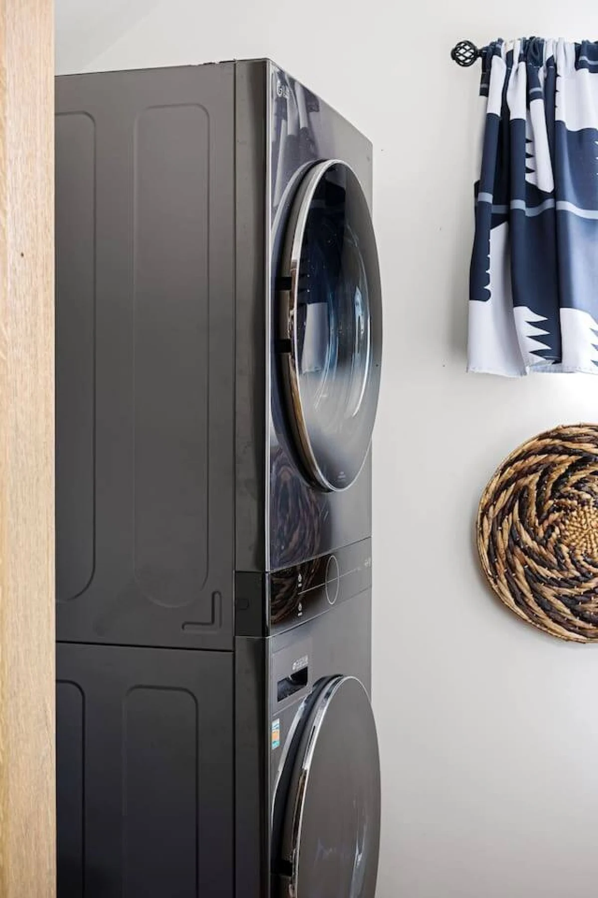 Dream Catcher| Modern Rustic, Hot Tub & EV #65