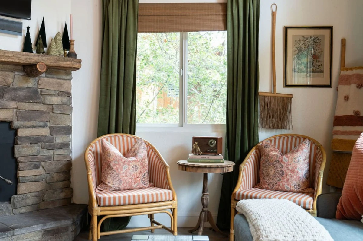 Vintage Mountain Retreat: Trendy Cabin, Loft #90
