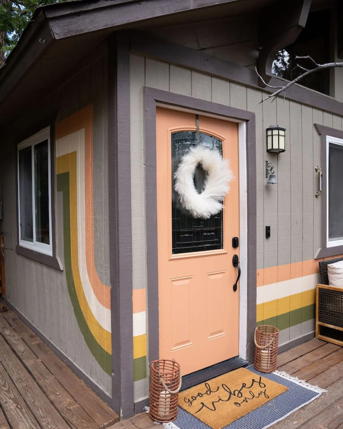 Vintage Mountain Retreat: Trendy Cabin, Loft #85