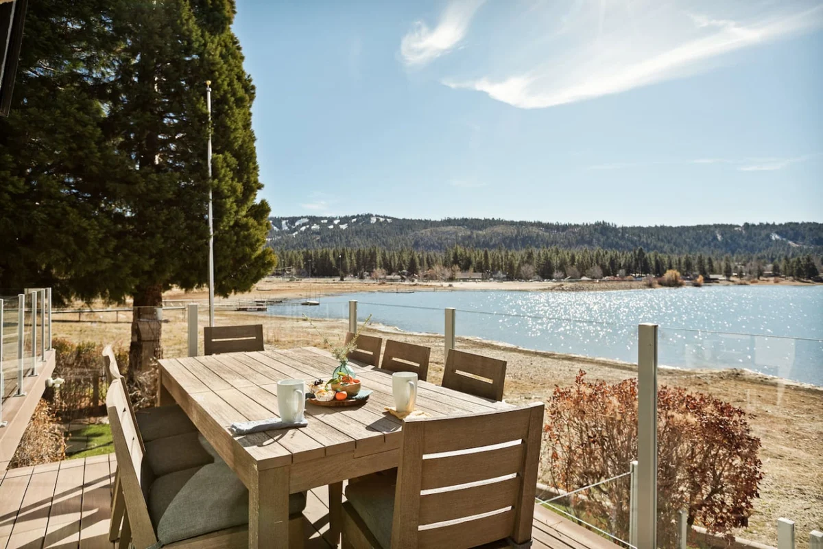 Whimsy by the Water Lakefront Cabin & Hot Tub #84