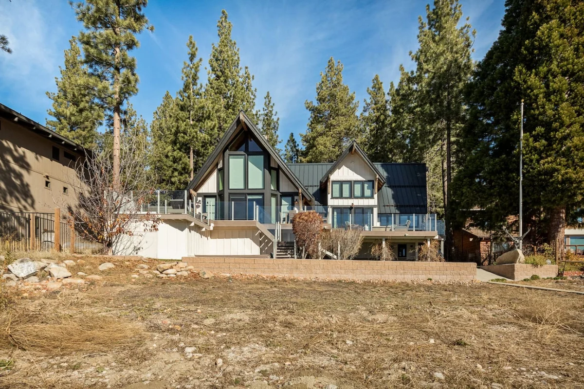 Whimsy by the Water Lakefront Cabin & Hot Tub #62