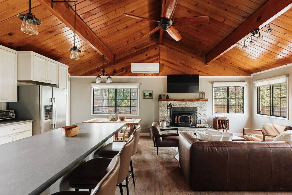 Modern Retreat | Spa, EV, Mountain Views & BBQ #68