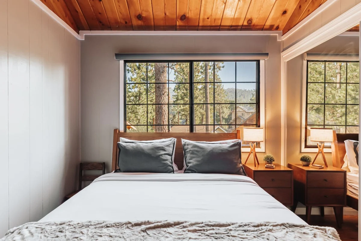 Modern Retreat | Spa, EV, Mountain Views & BBQ #115