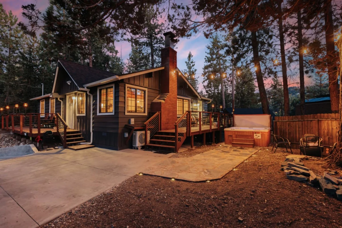 Modern Retreat | Spa, EV, Mountain Views & BBQ #113