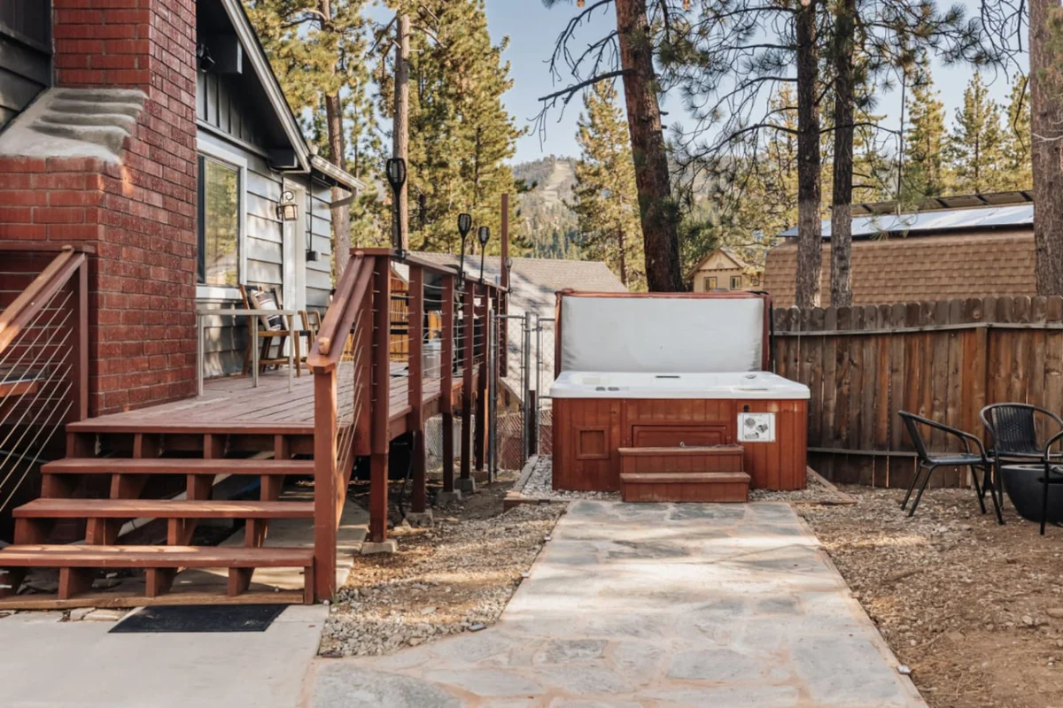 Modern Retreat | Spa, EV, Mountain Views & BBQ #114