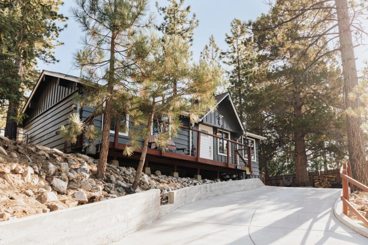 Modern Retreat | Spa, EV, Mountain Views & BBQ #94