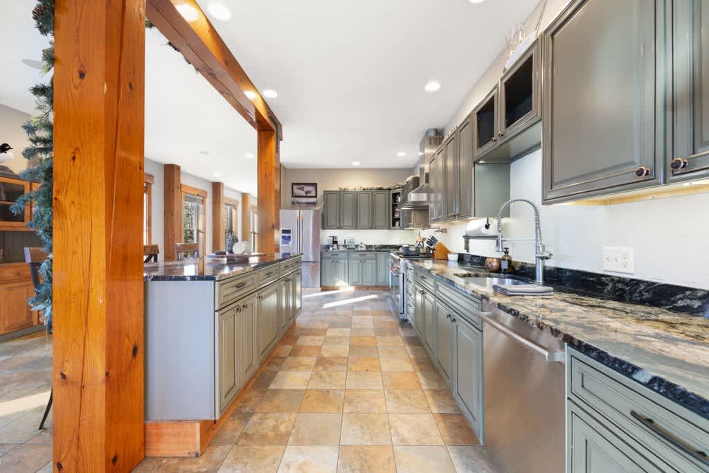 Home in Ellsworth property photo 3