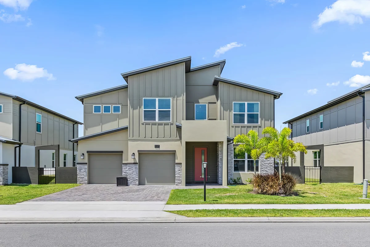 Wander Melbourne Beach Luna