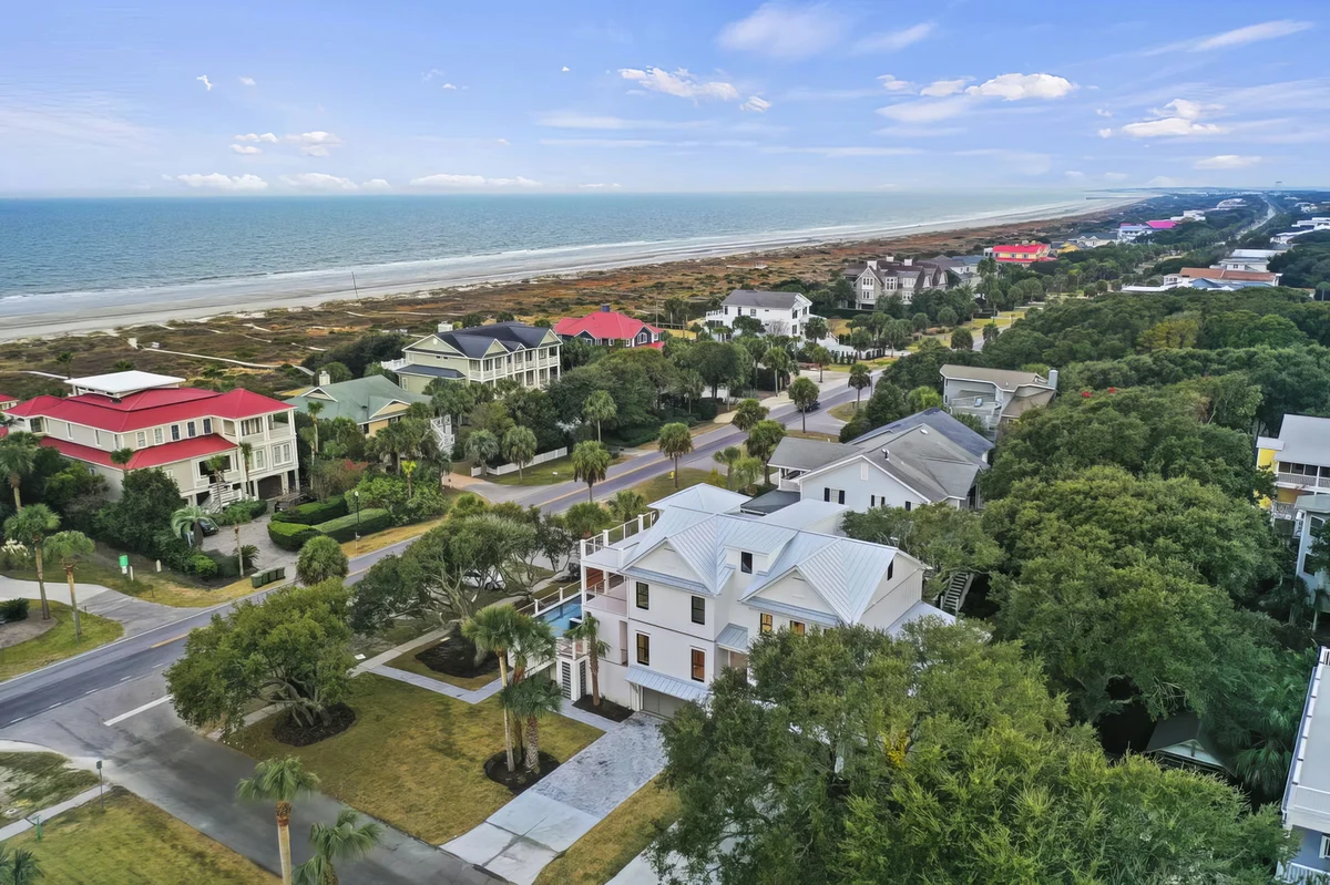 Home in Isle Of Palms property photo 4