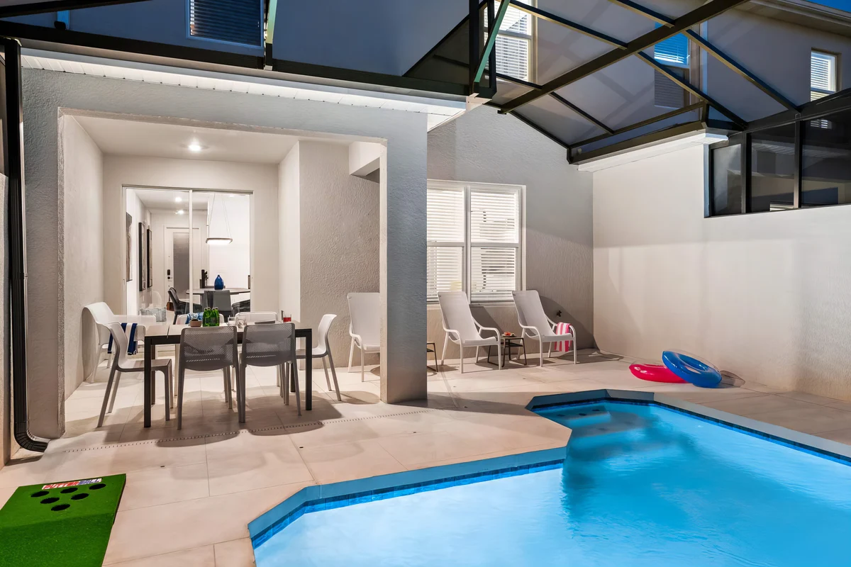 VOR4718HW: 4 Bed, Safari, Pool property photo 5