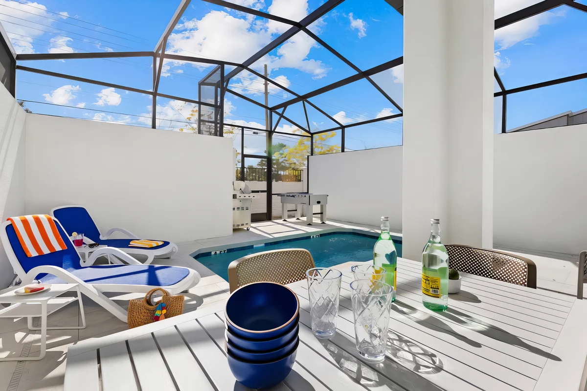 Wander Orlando Oasis Estate