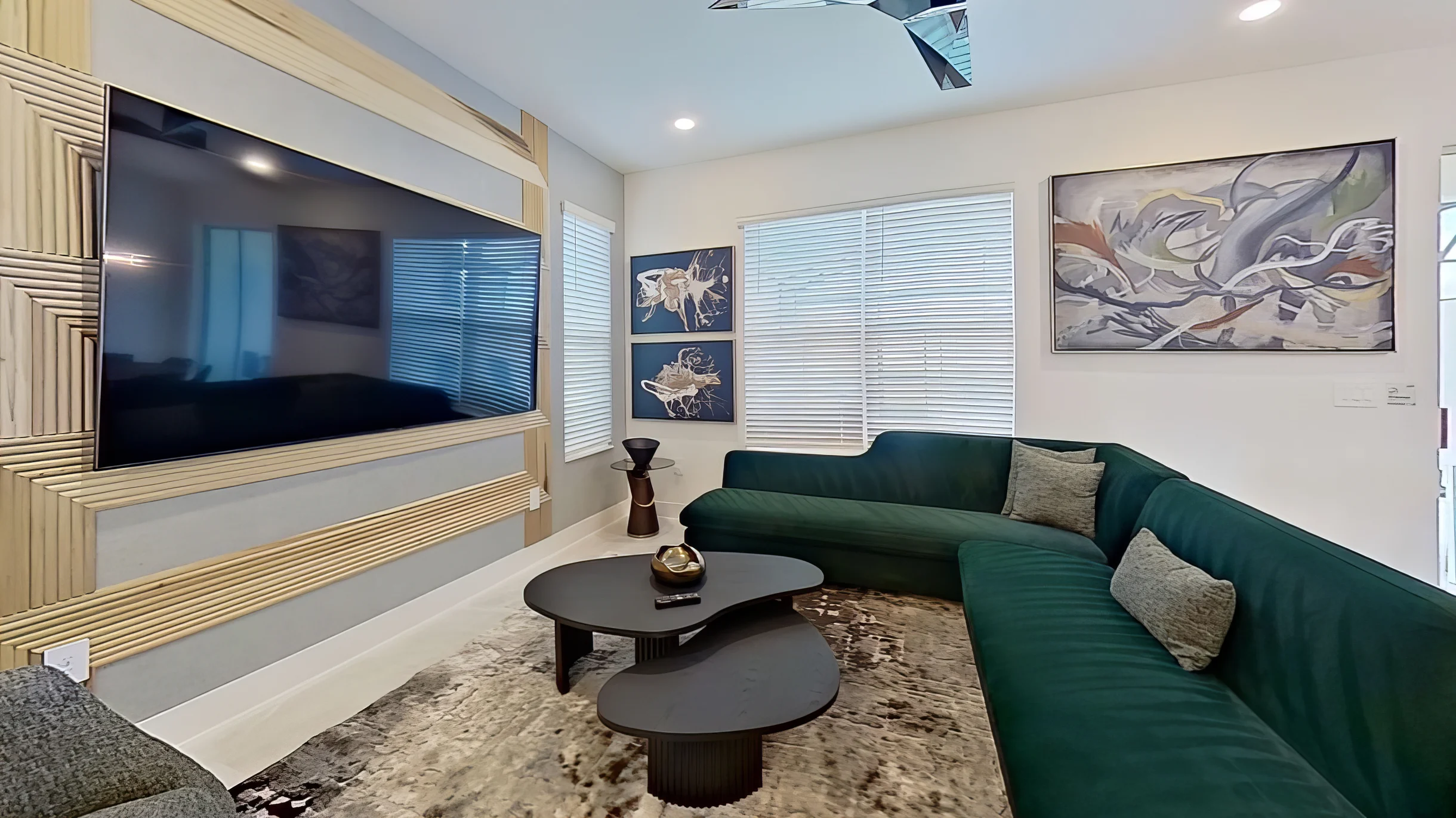 VOR4605TD: 5 Bed, Dollhouse, Pool #24