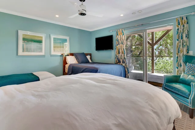 Bedroom 5 image 1