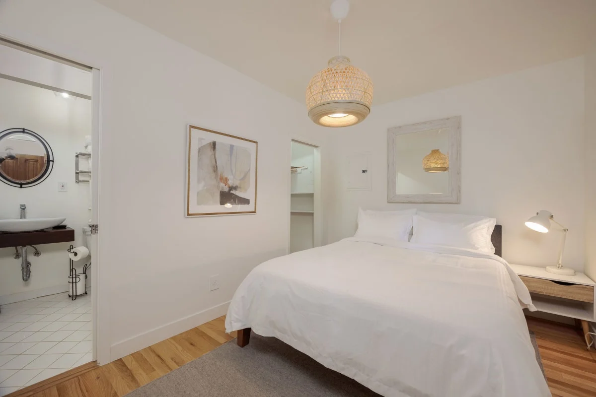 Bedroom 1 image 1