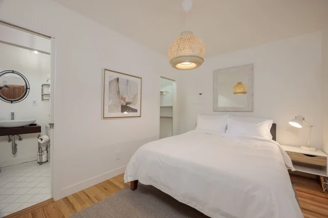 Bedroom 1 image 1
