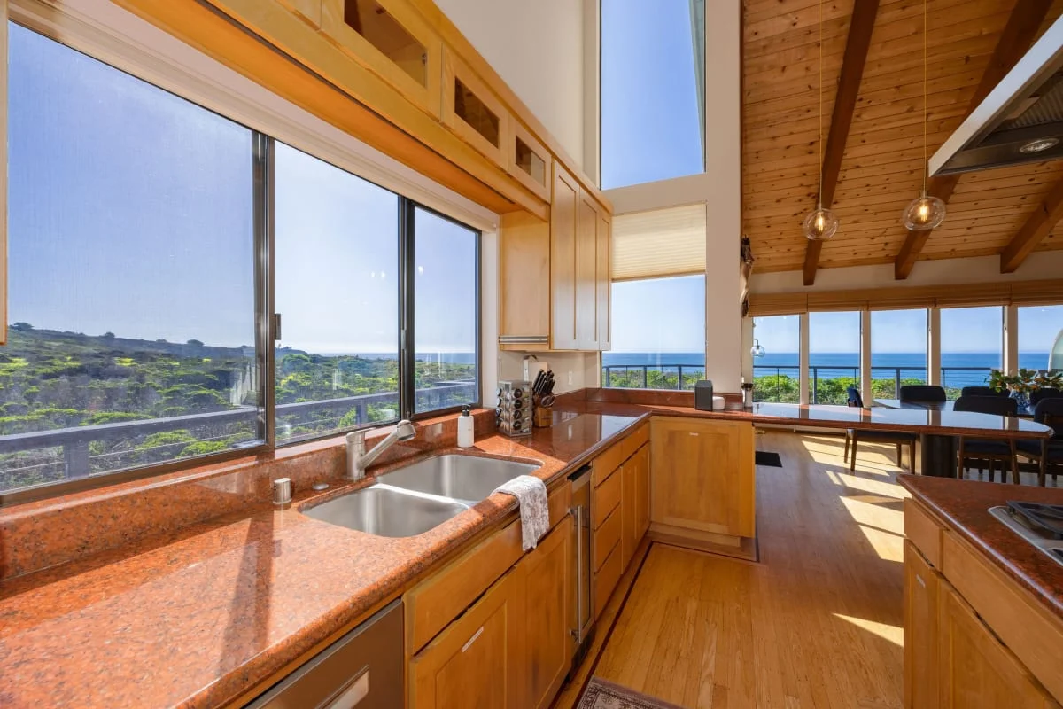 Unmatched Ocean, Beach, and Mountain Views – Family-Friendly Retreat. #2