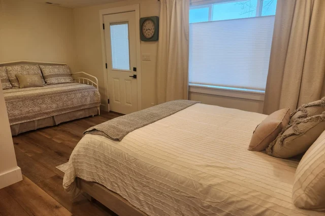 Bedroom 4 image 1