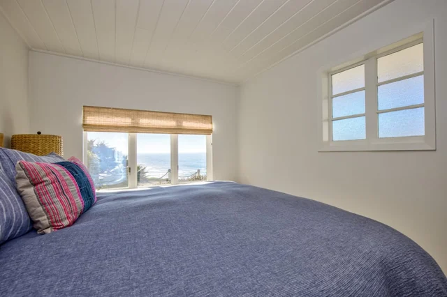 Bedroom 1 image 1