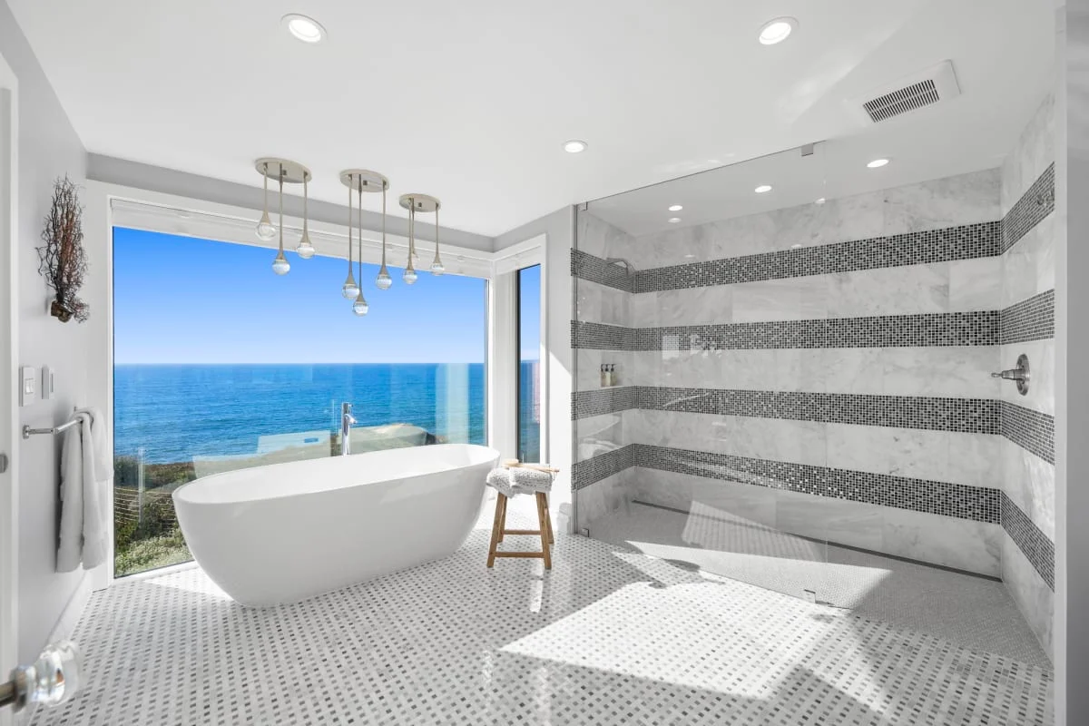 Distinguished Oceanfront Point Estate with Iconic Beach + Mountain Vistas #4