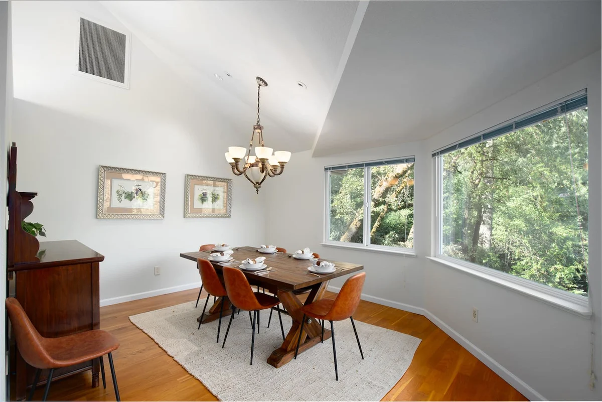 Home in Forestville property photo 3