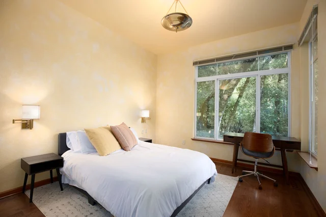 Bedroom 1 image 1