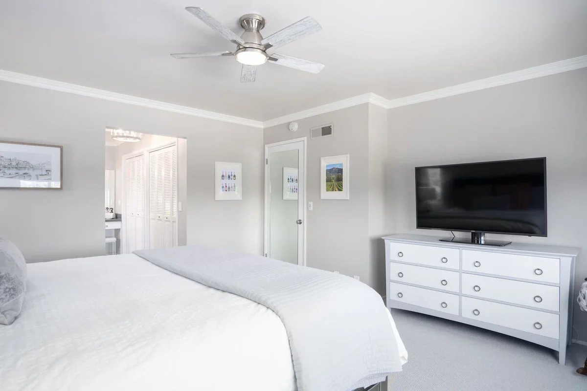 Bedroom 5 image 1
