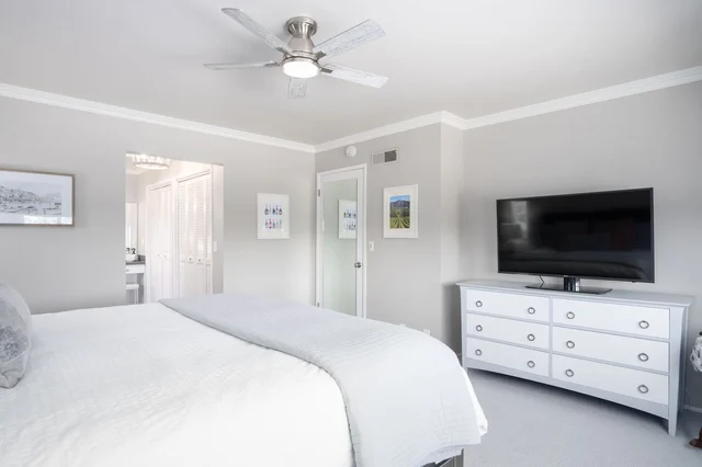 Bedroom 5 image 1
