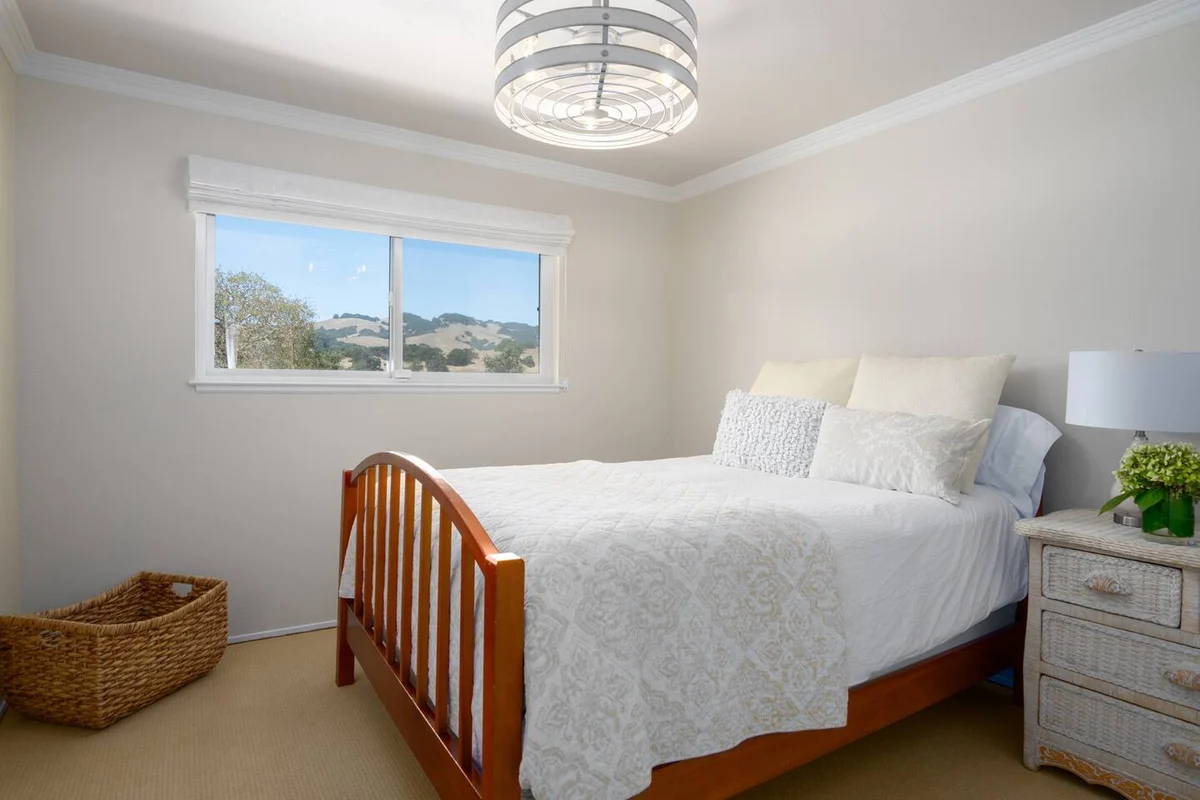 Bedroom 1 image 1